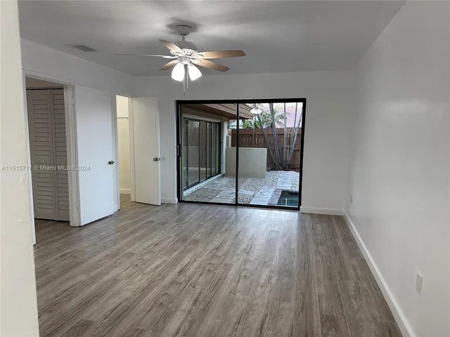 19905 NE 10th Place Way, Miami FL 33179