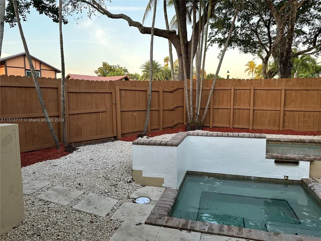 19905 NE 10th Place Way, Miami FL 33179