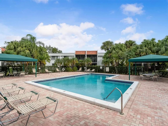 304 Racquet Club Rd # 101, Weston FL 33326