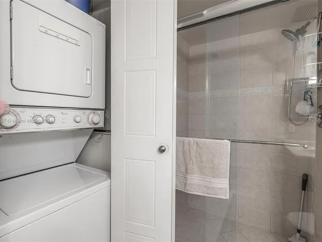 304 Racquet Club Rd # 101, Weston FL 33326