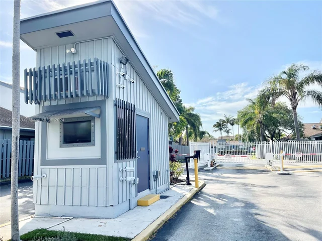 1527 Gabriel St # 1527, Hollywood FL 33020