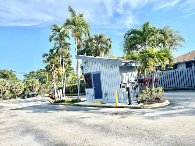 1527 Gabriel St # 1527, Hollywood FL 33020