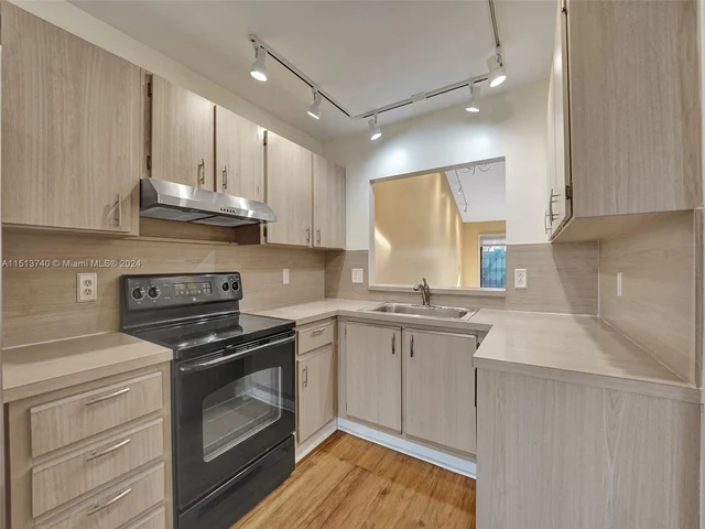 1527 Gabriel St # 1527, Hollywood FL 33020