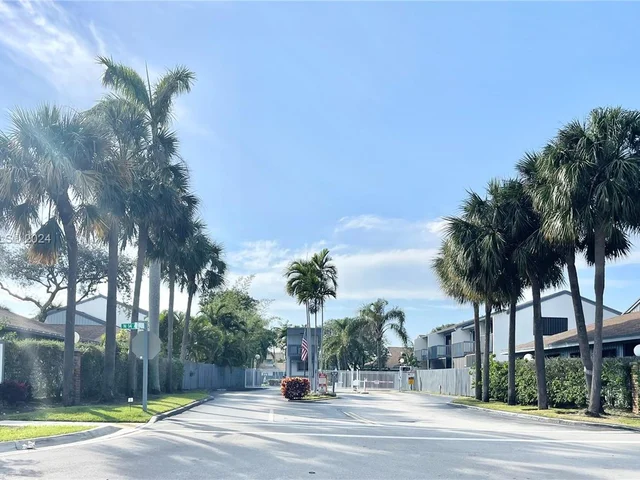 1527 Gabriel St # 1527, Hollywood FL 33020