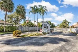 1527 Gabriel St # 1527, Hollywood FL 33020