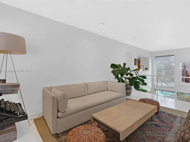 6865 Bay Dr # 11, Miami Beach FL 33141