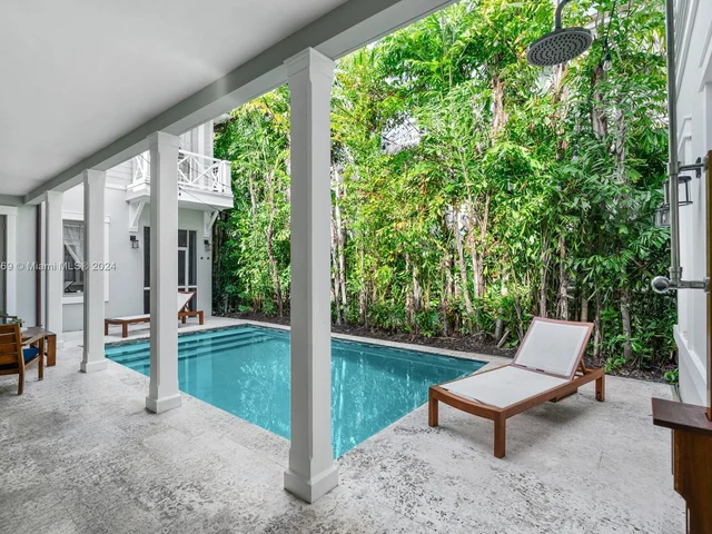 7732 Atlantic Way, Miami Beach FL 33141