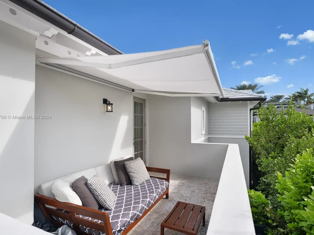 7732 Atlantic Way, Miami Beach FL 33141