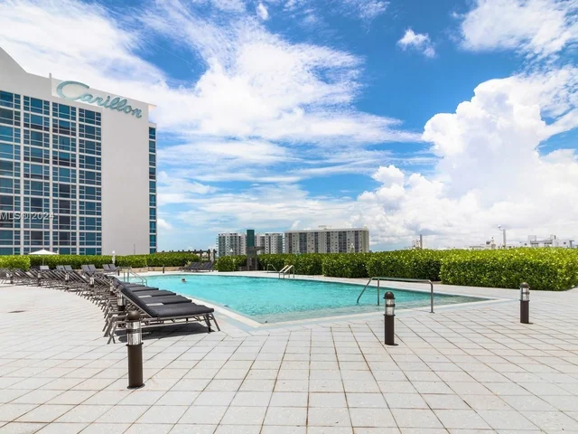 6801 Collins Ave, Miami Beach FL 33141