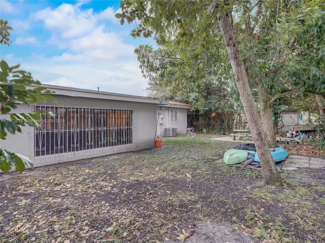 2030 NW 185th Ter, Miami Gardens FL 33056