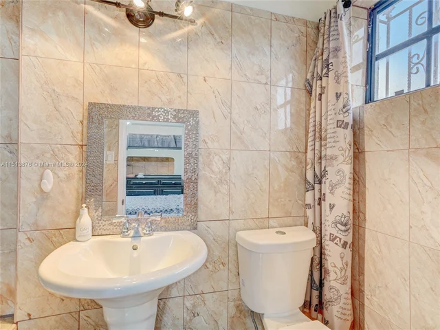 2030 NW 185th Ter, Miami Gardens FL 33056