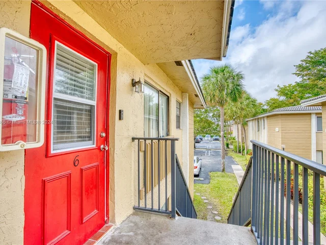 2641 Riverside Dr # 6, Coral Springs FL 33065
