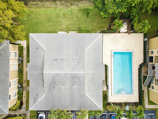 2641 Riverside Dr # 6, Coral Springs FL 33065