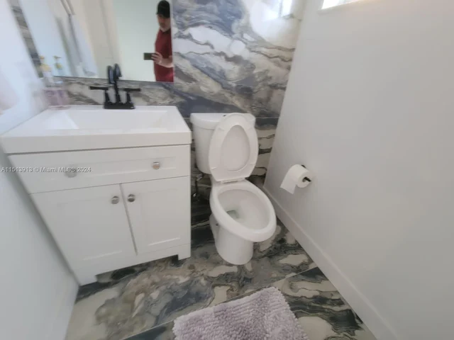 2425 SW 19th Ter, Miami FL 33145