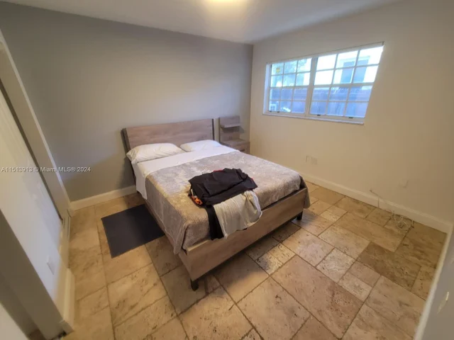 2425 SW 19th Ter, Miami FL 33145