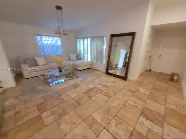 2425 SW 19th Ter, Miami FL 33145