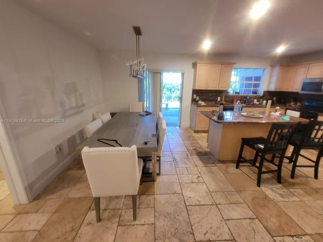 2425 SW 19th Ter, Miami FL 33145