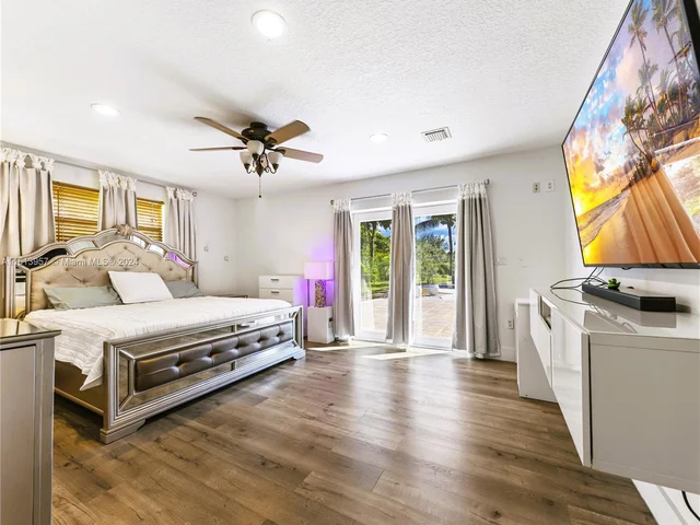 13850 SW 18th Ct, Davie FL 33325