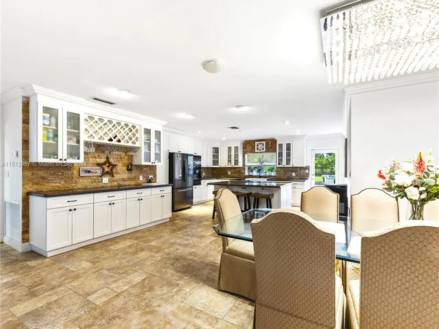 13850 SW 18th Ct, Davie FL 33325