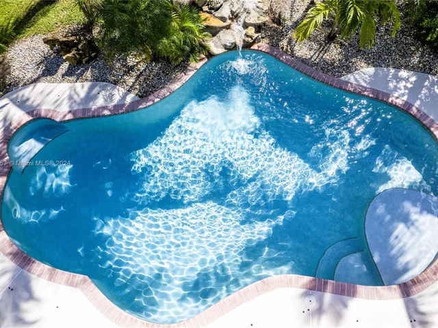 13850 SW 18th Ct, Davie FL 33325