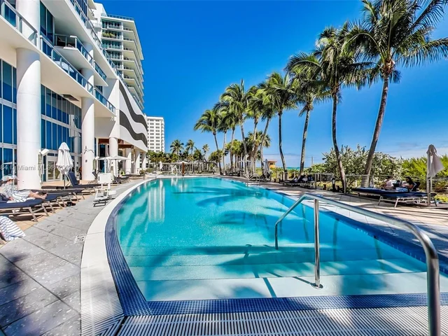 6899 Collins Ave # 1602, Miami Beach FL 33141