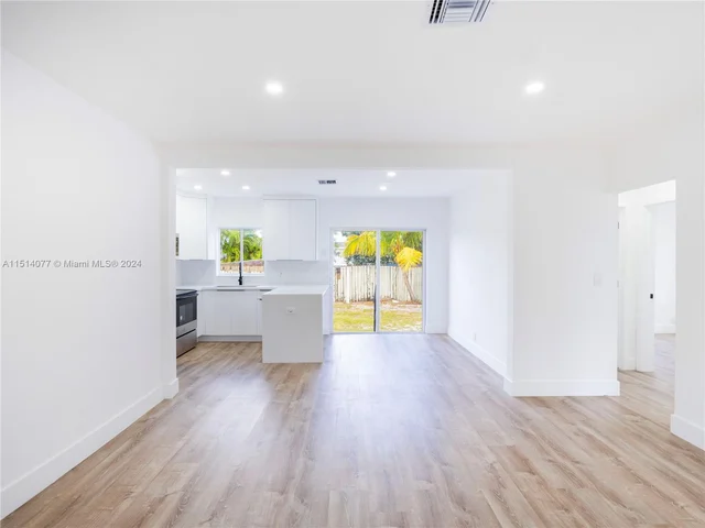 4225 NW 168th Ter, Miami Gardens FL 33055