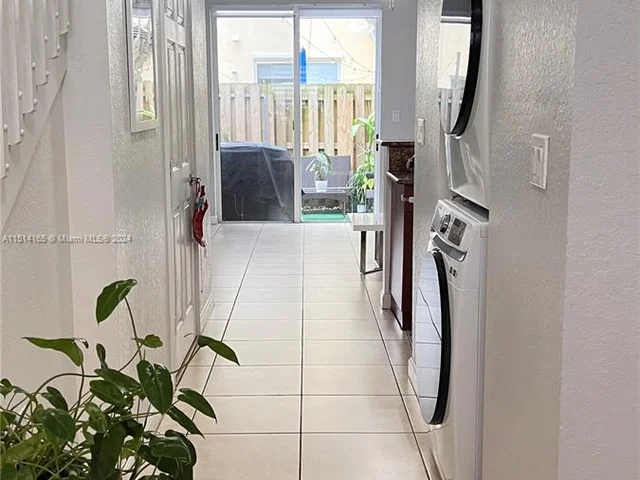 2935 SE 1st Dr # 11, Homestead FL 33033