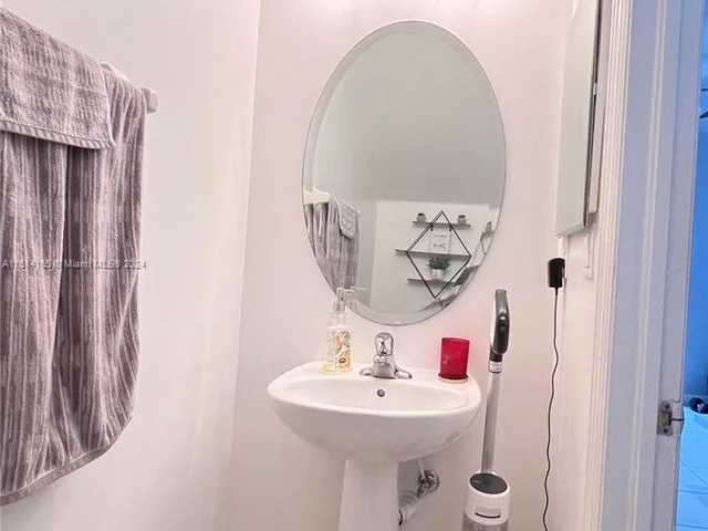 2935 SE 1st Dr # 11, Homestead FL 33033