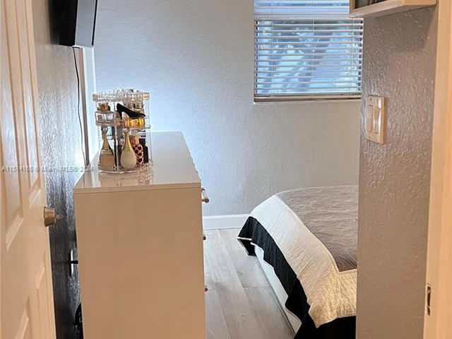 2935 SE 1st Dr # 11, Homestead FL 33033