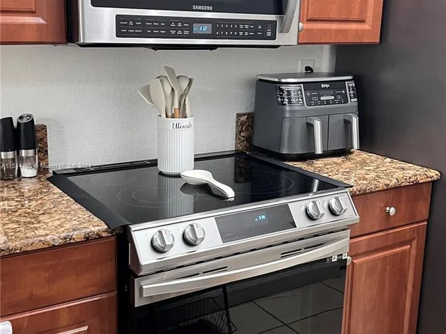 2935 SE 1st Dr # 11, Homestead FL 33033