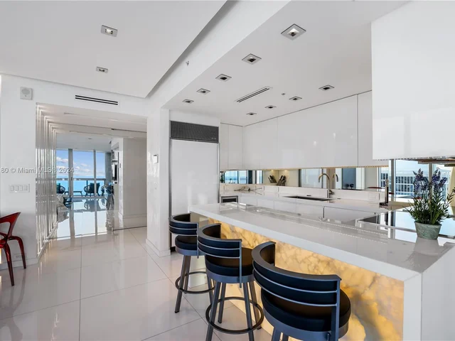 6899 Collins Ave # 2208, Miami Beach FL 33141