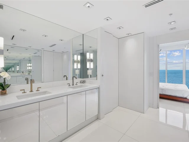 6899 Collins Ave # 2208, Miami Beach FL 33141