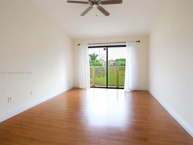 550 NW 214th St # 204, Miami Gardens FL 33169