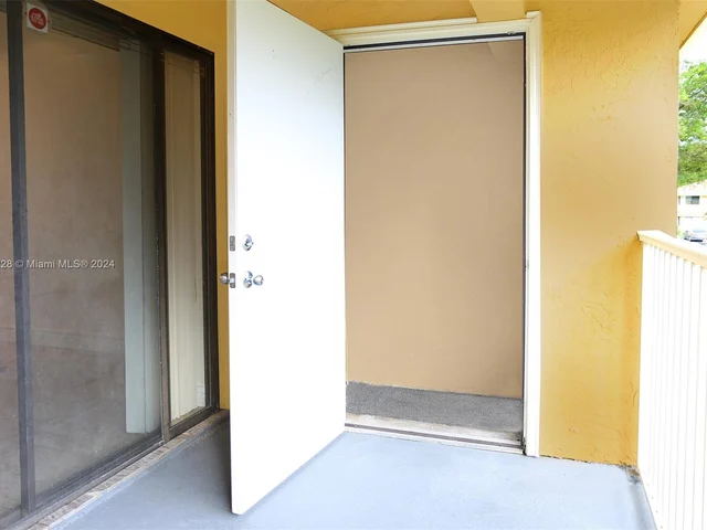 550 NW 214th St # 204, Miami Gardens FL 33169