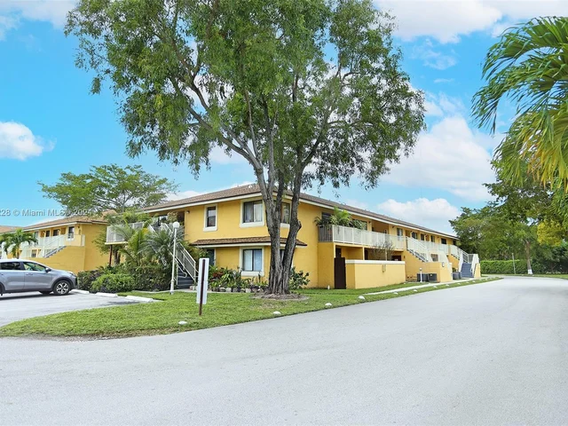 550 NW 214th St # 204, Miami Gardens FL 33169