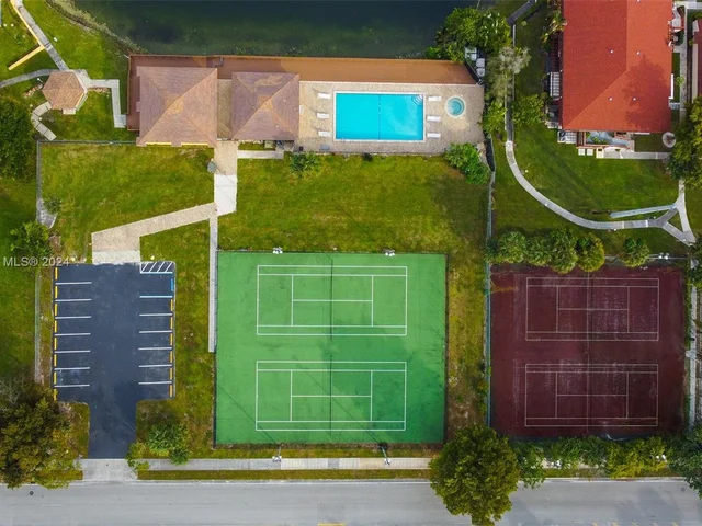 550 NW 214th St # 204, Miami Gardens FL 33169