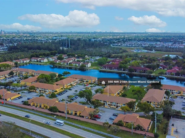 550 NW 214th St # 204, Miami Gardens FL 33169