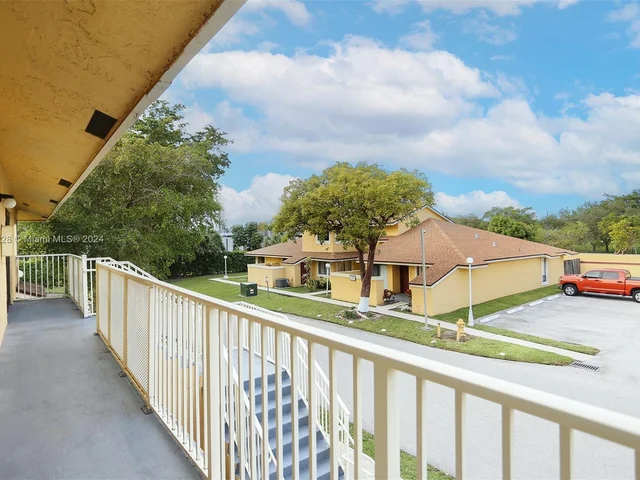 550 NW 214th St # 204, Miami Gardens FL 33169