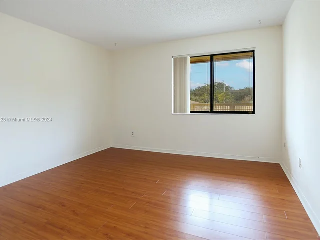 550 NW 214th St # 204, Miami Gardens FL 33169