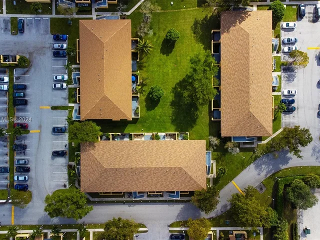 550 NW 214th St # 204, Miami Gardens FL 33169