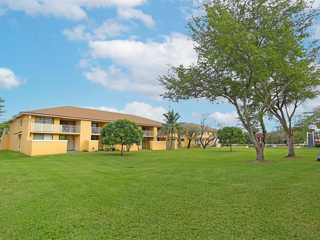 550 NW 214th St # 204, Miami Gardens FL 33169