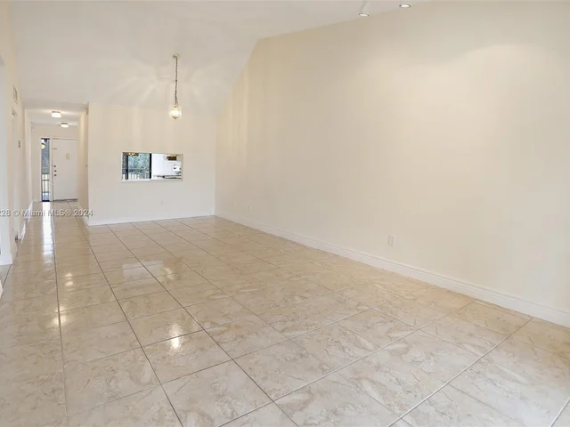 550 NW 214th St # 204, Miami Gardens FL 33169