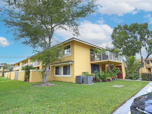 550 NW 214th St # 204, Miami Gardens FL 33169