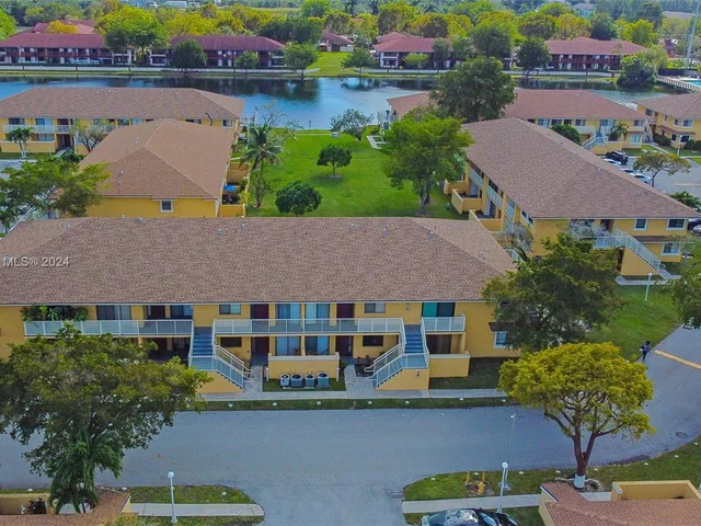 550 NW 214th St # 204, Miami Gardens FL 33169