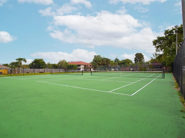 550 NW 214th St # 204, Miami Gardens FL 33169