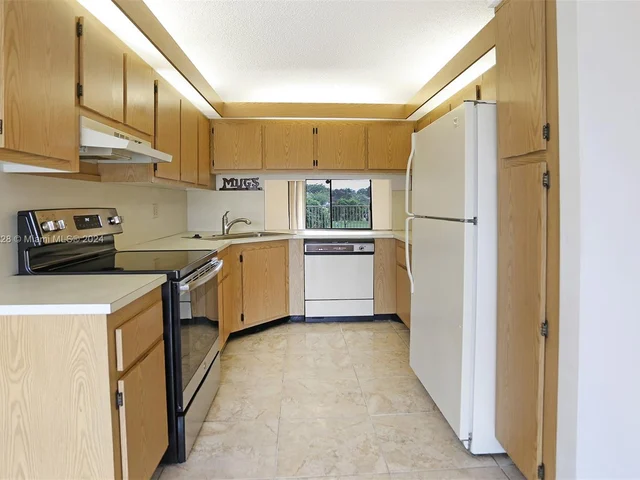 550 NW 214th St # 204, Miami Gardens FL 33169