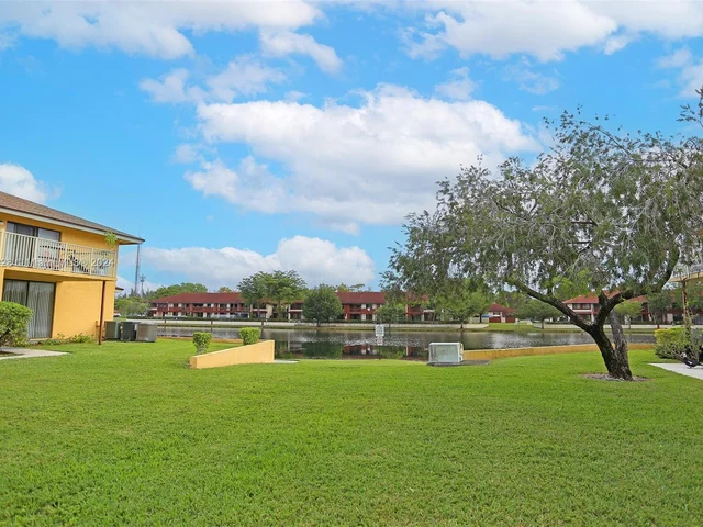 550 NW 214th St # 204, Miami Gardens FL 33169