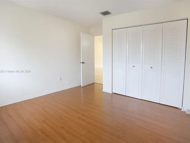 550 NW 214th St # 204, Miami Gardens FL 33169