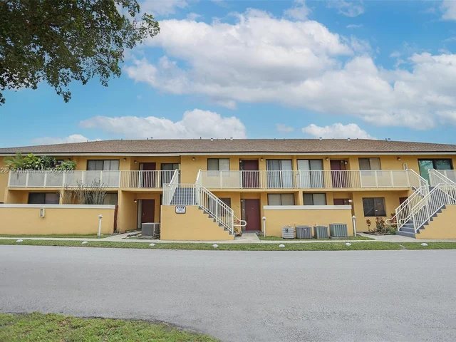 550 NW 214th St # 204, Miami Gardens FL 33169
