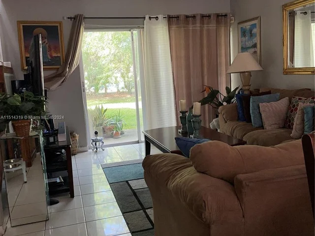 8027 Lagos De Campo Blvd # 4, Tamarac FL 33321